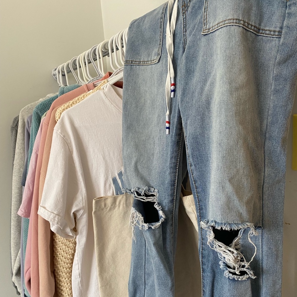 ripped jeans!
